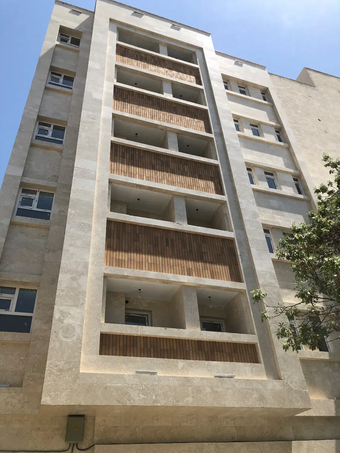 آپارتمان ۱۰۵ متری