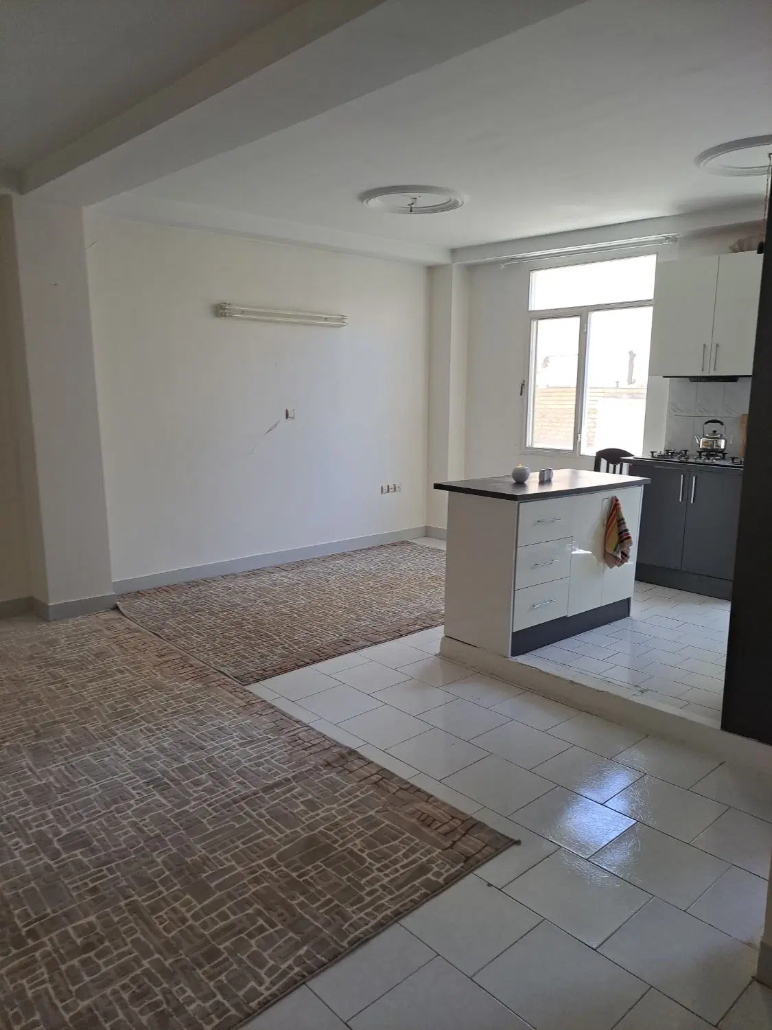 ارامنه  ۵۰ متر اخ ط۲ پارکینگ انباری رهن کامل