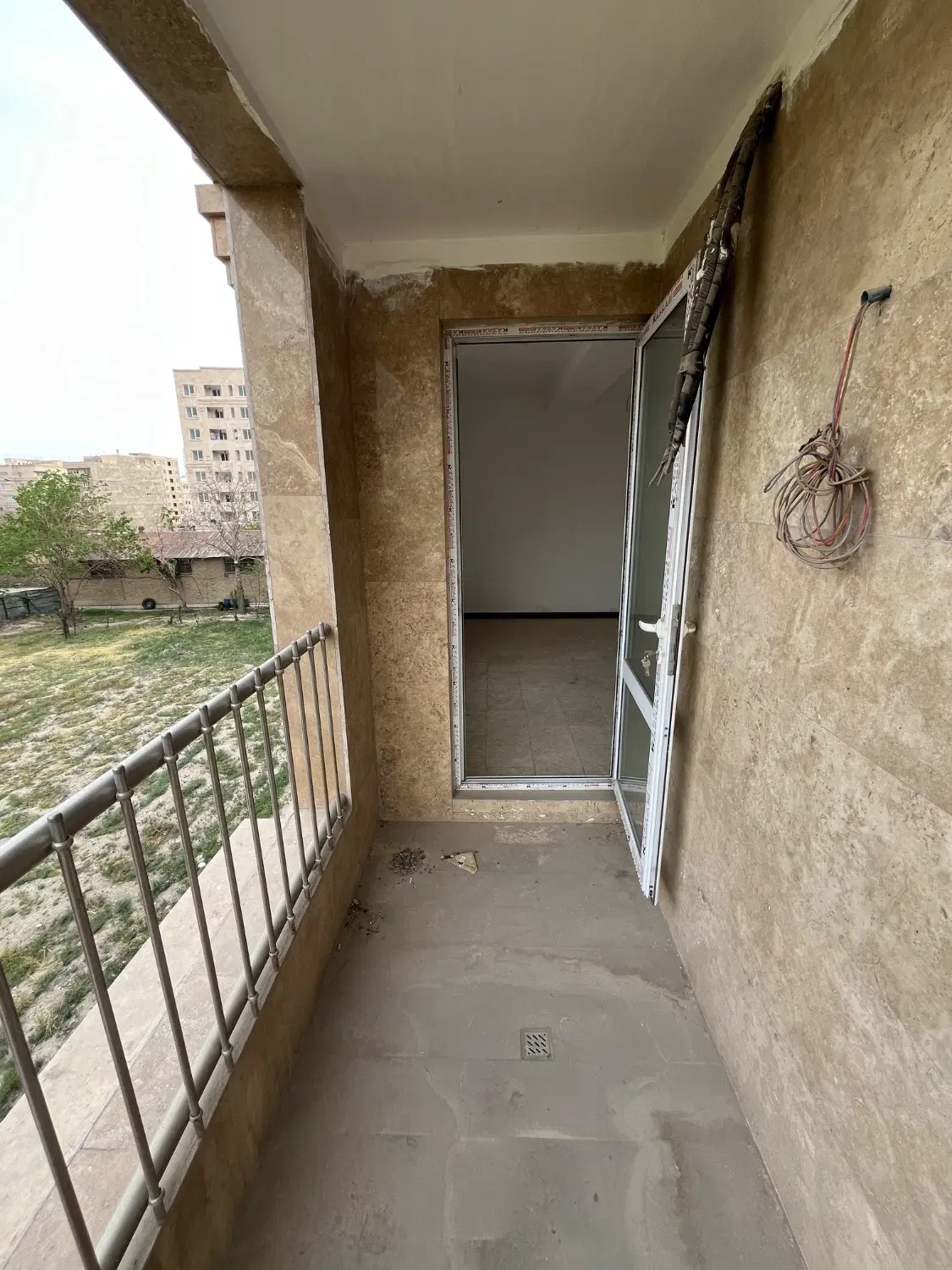 آپارتمان ۱۰۱_۵ متری گرمدره کلید نخورده