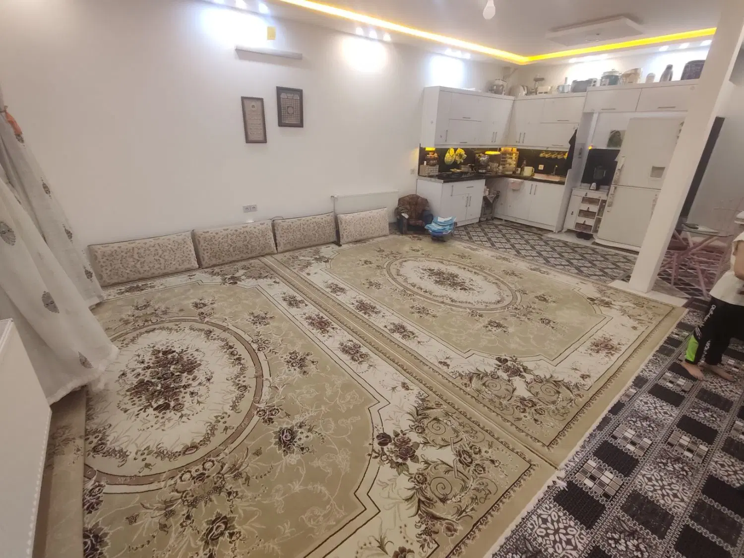 آپارتمان 90 متری - با پارکینگ - دو خواب