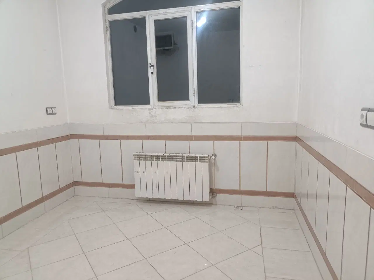 اجاره منزل مسکونی دو خواب روبرو پارک لاله