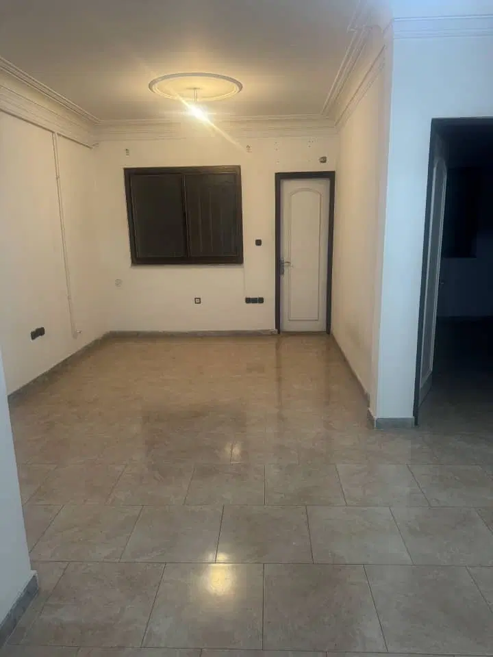 فروش واحد۷۴مفیدسندتکبرگ خ۱۸بلوار۸دی خ۱۹رشتیان