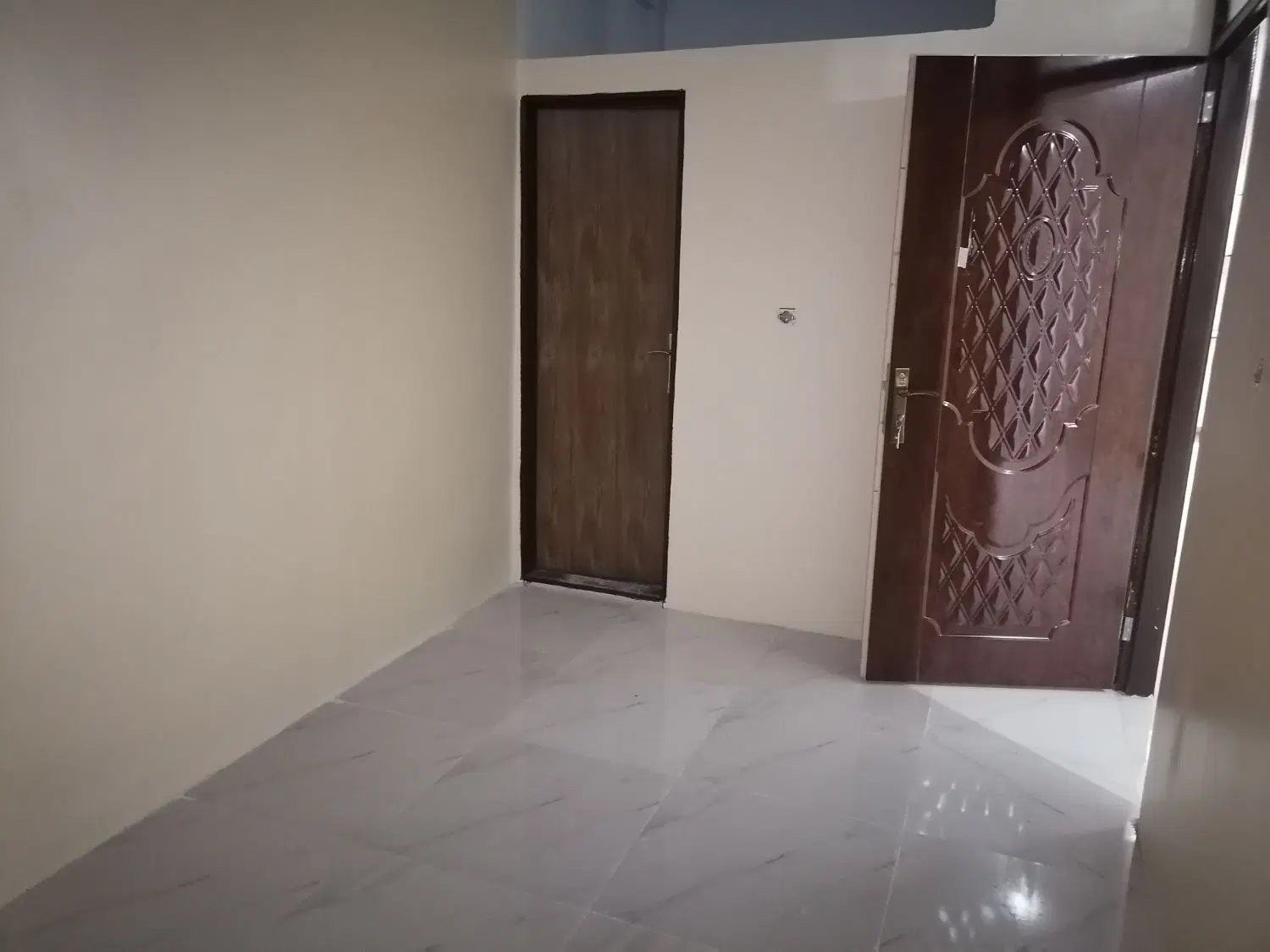 حمزه آباد 80 متری حیاط دار
