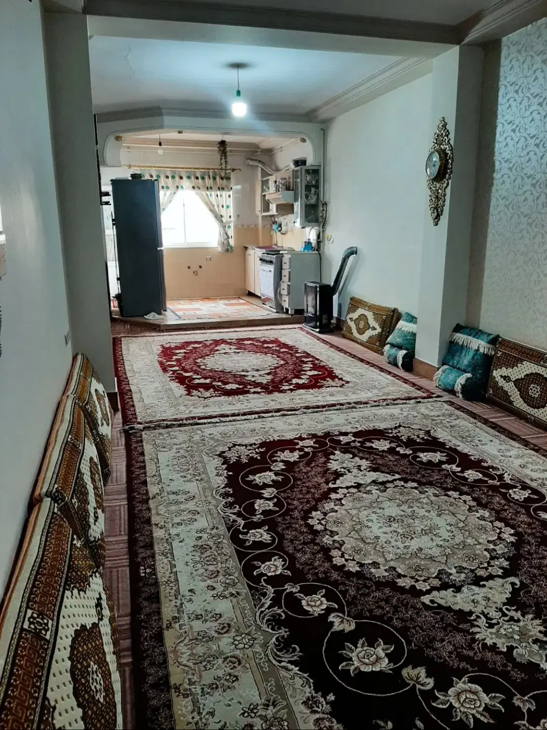 فروش واحد ۹۳ متری طبقه ۴ دانش ، املاک کمیل