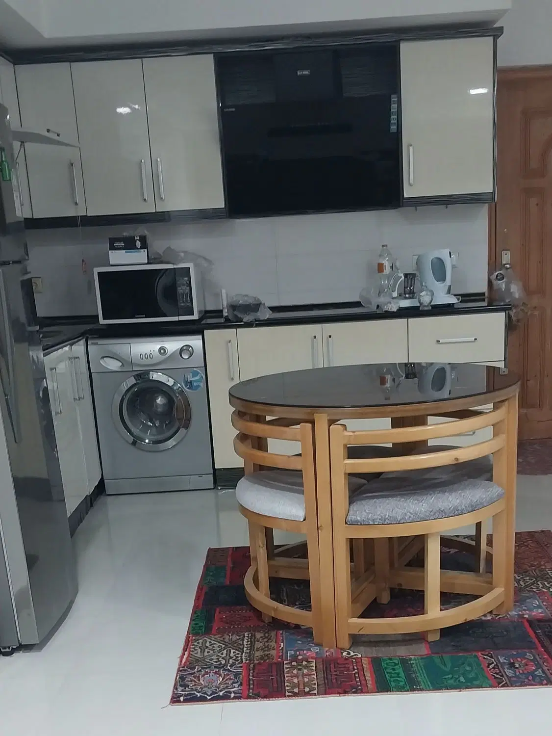 ۶۰متر در برج اپادانا با کلیه امکانات
