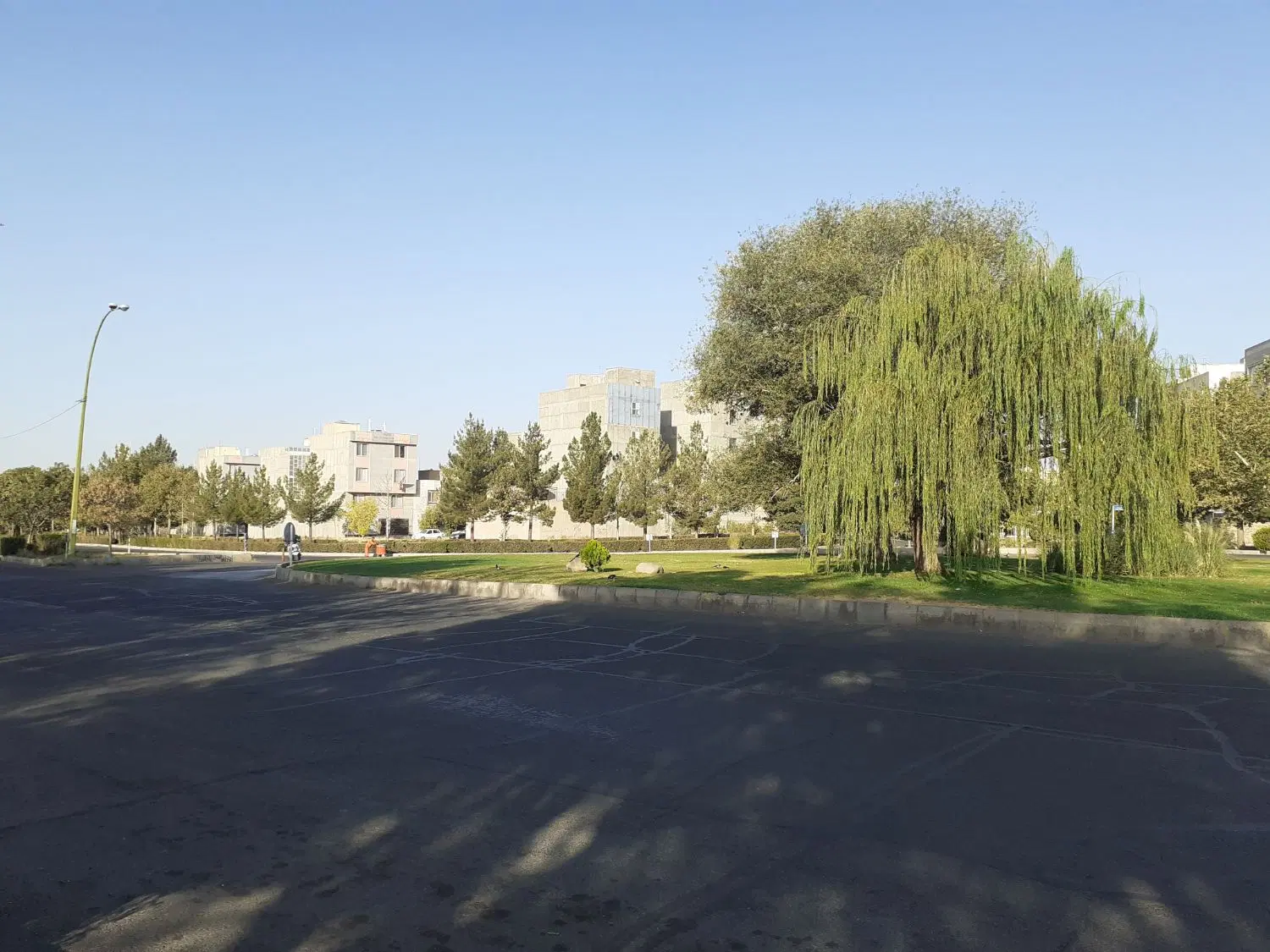 زمین های رجبی ،انقلاب ۸ ،جنوبی