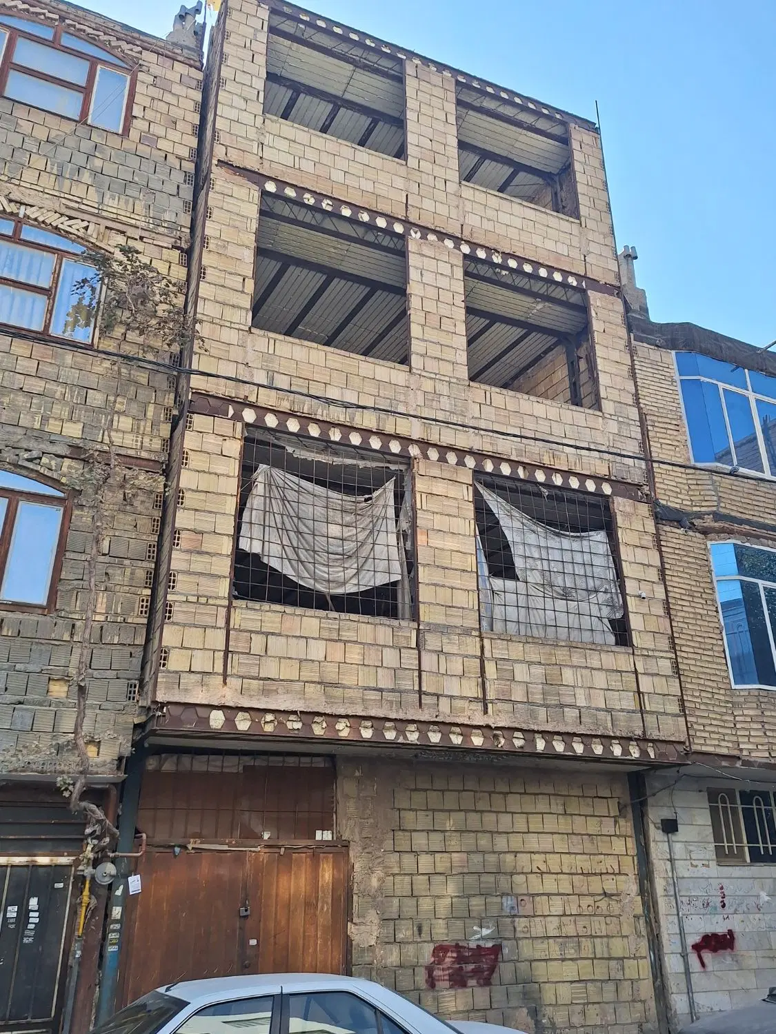 ساختمان در حال بنایی