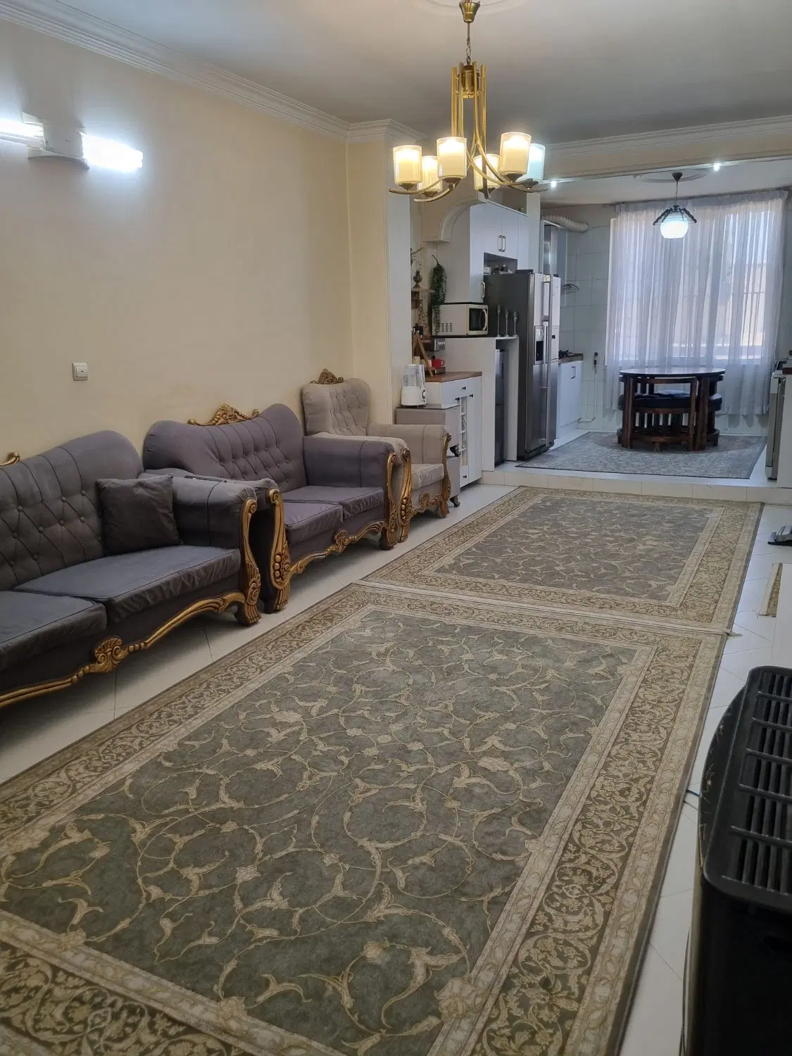 واحد ۶۶ متری بسیار تمیز با پارکینگ و بالکن