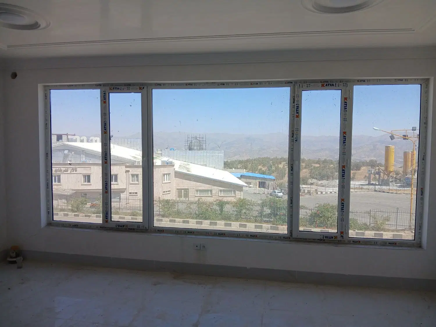 خانه مسکونی تجاری فروشی