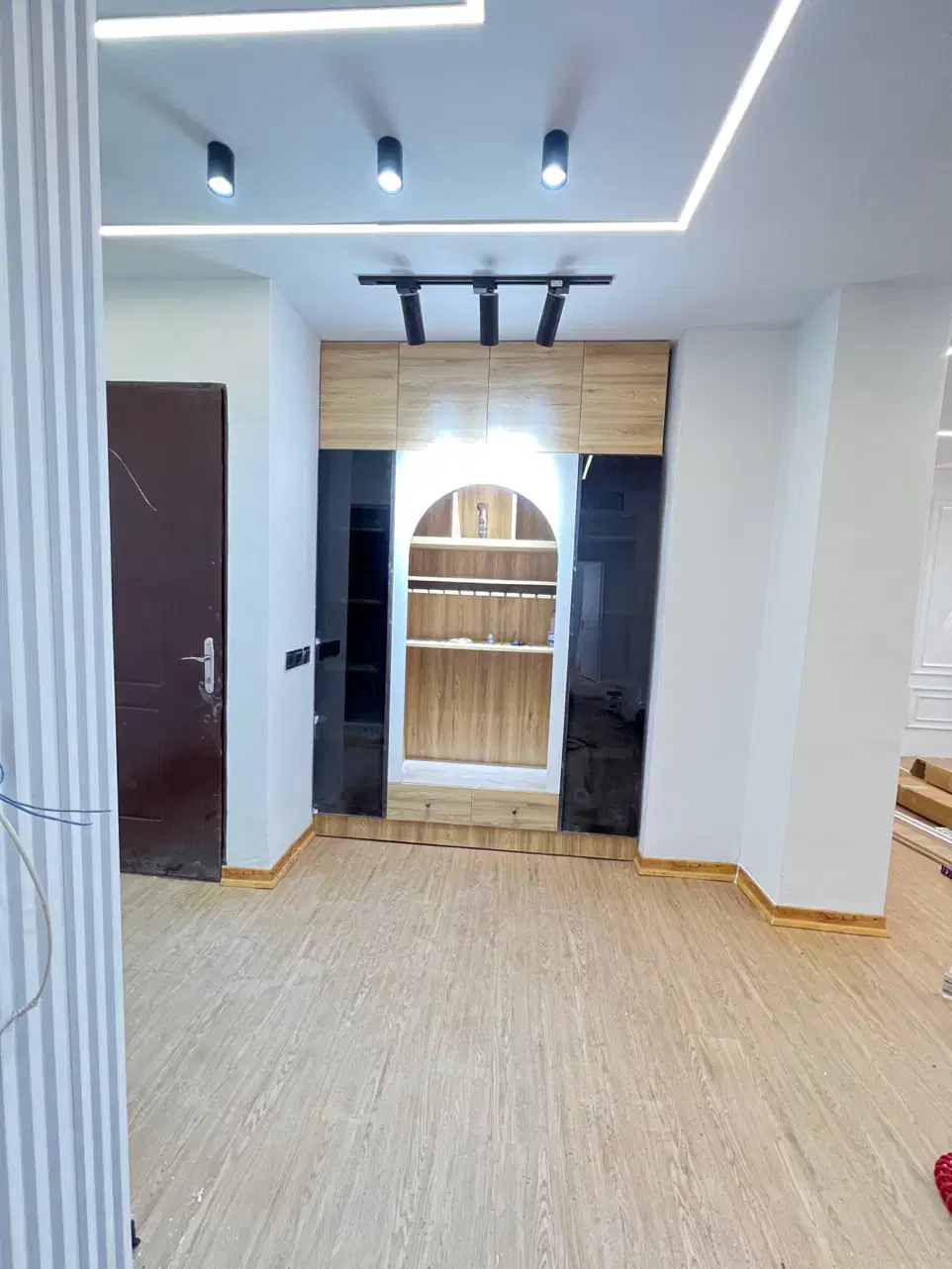 عروس منطقه ( پـارکینگ مـسقف ) ابـر لـوکـس