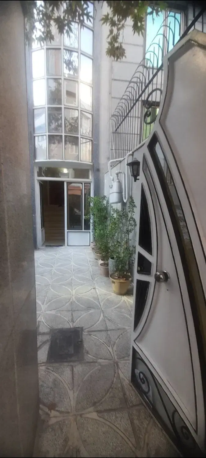 آپارتمان دو خوابه،نود متری