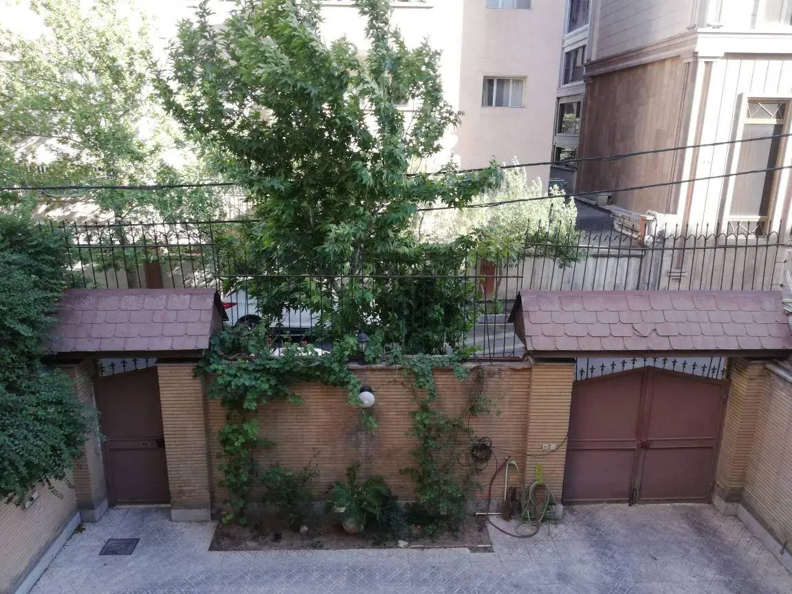 کلنگی 215 متر بر10شمالی بلواردریا مطهری جنوبی