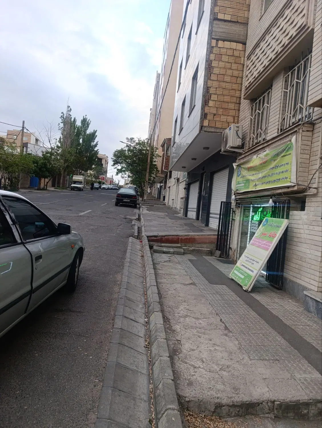 مغازه در زعفرانیه 18متری اول غربی