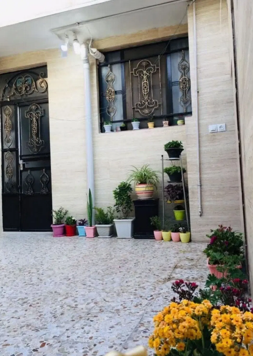 ویلایی نقلی خیابان خاتم الانبیا
