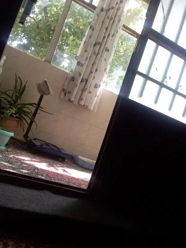 خانه ۷۰ متری درخ ایت اجاره داده میشود