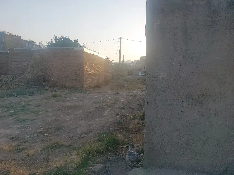 یک قطعه زمین زراعی