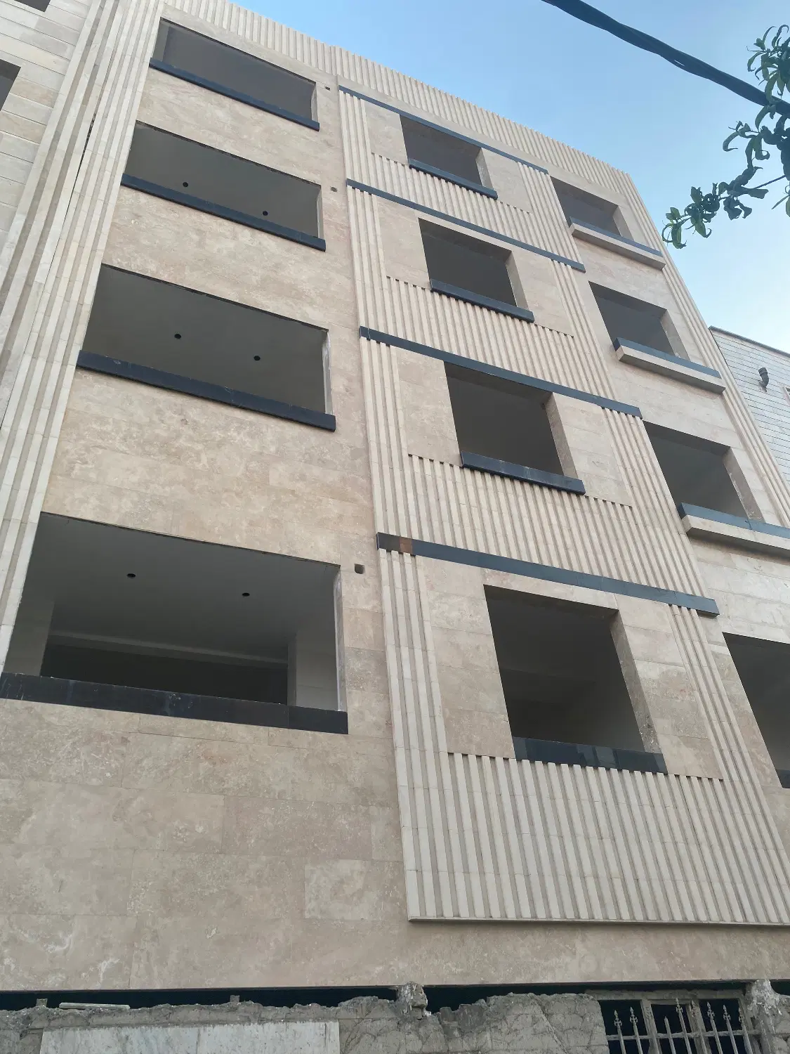 فروش ۱۳۰ متر واحد نوساز