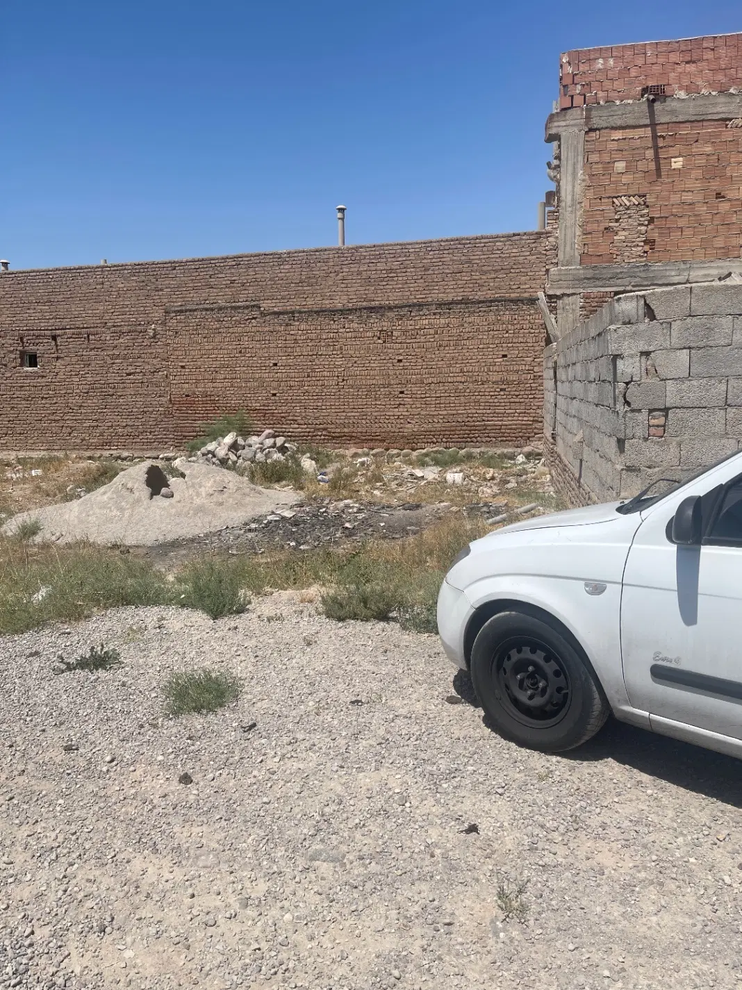 زمین در باغ معروف