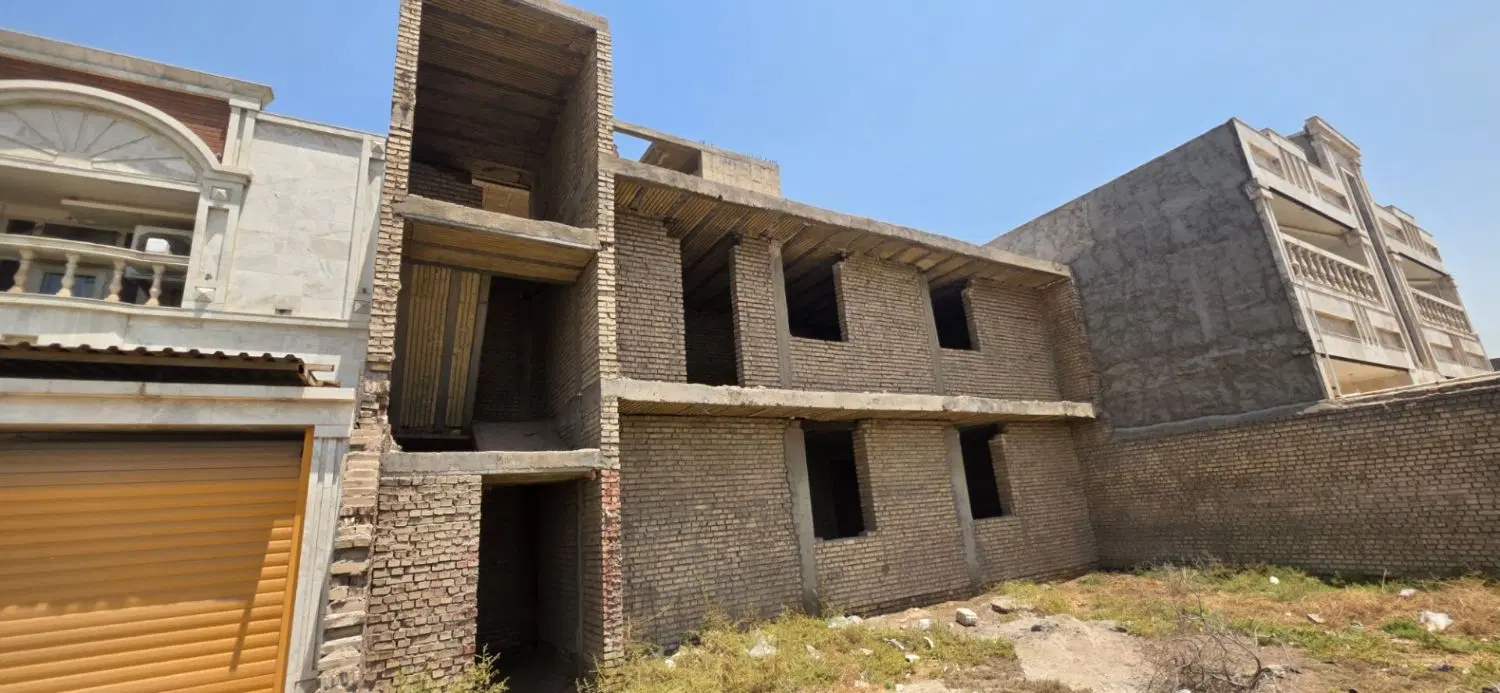 ۲طبقه ویلایی نیمه کاره علوم پزشکی