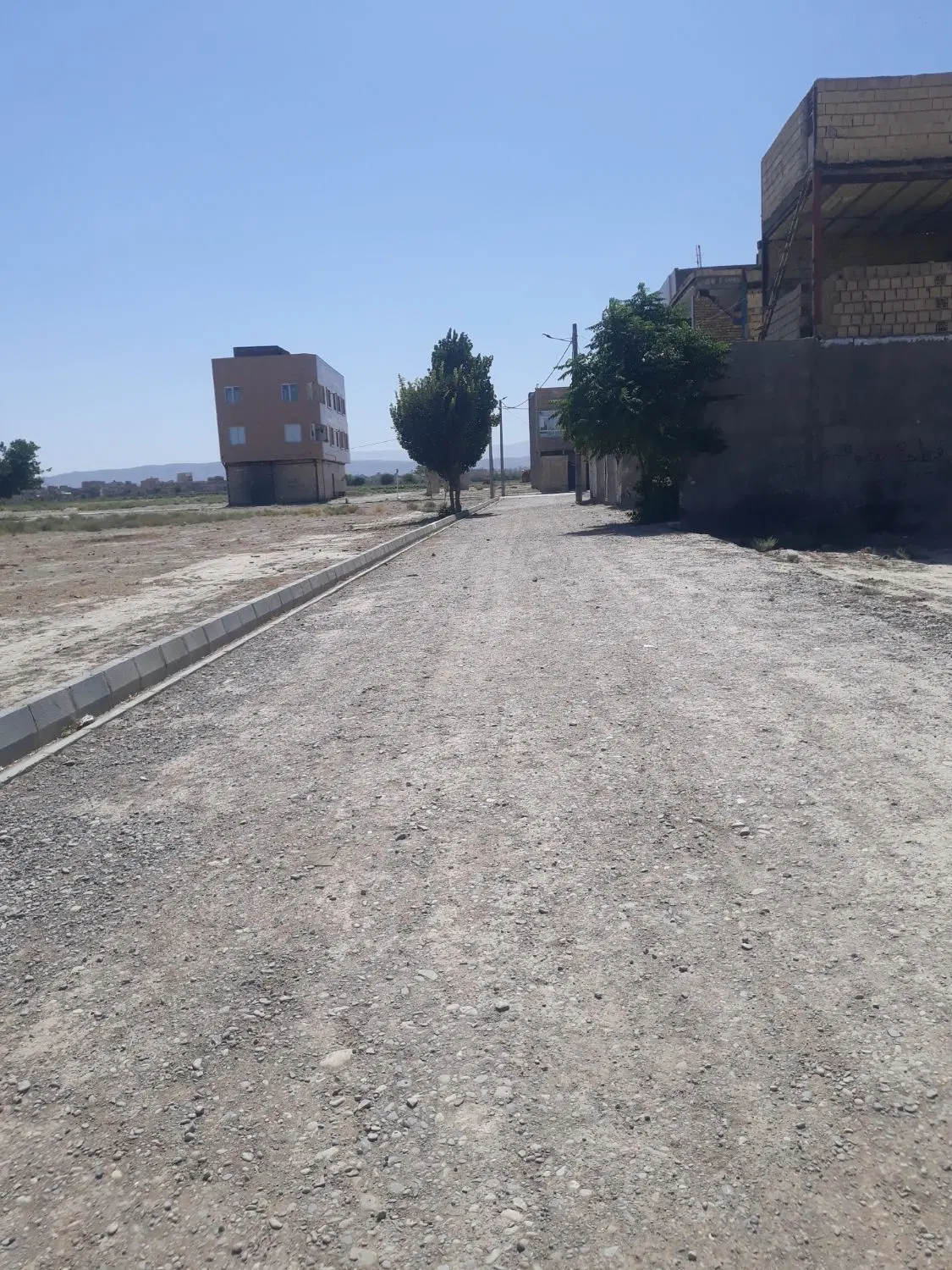 زمین توس ۹۷  صیداباد