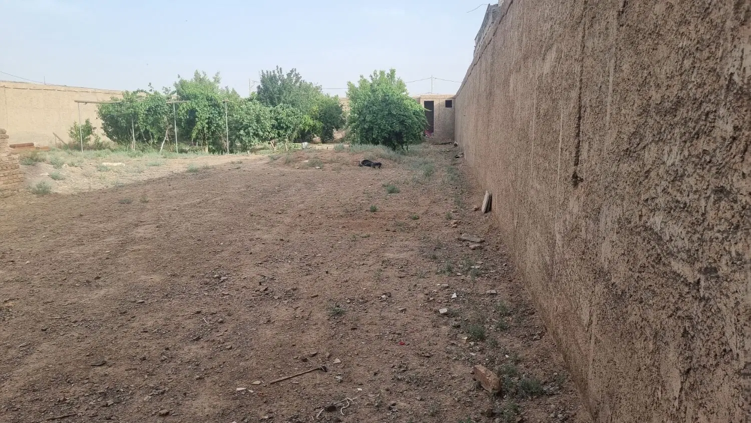 زمین با حصار فرح آباد