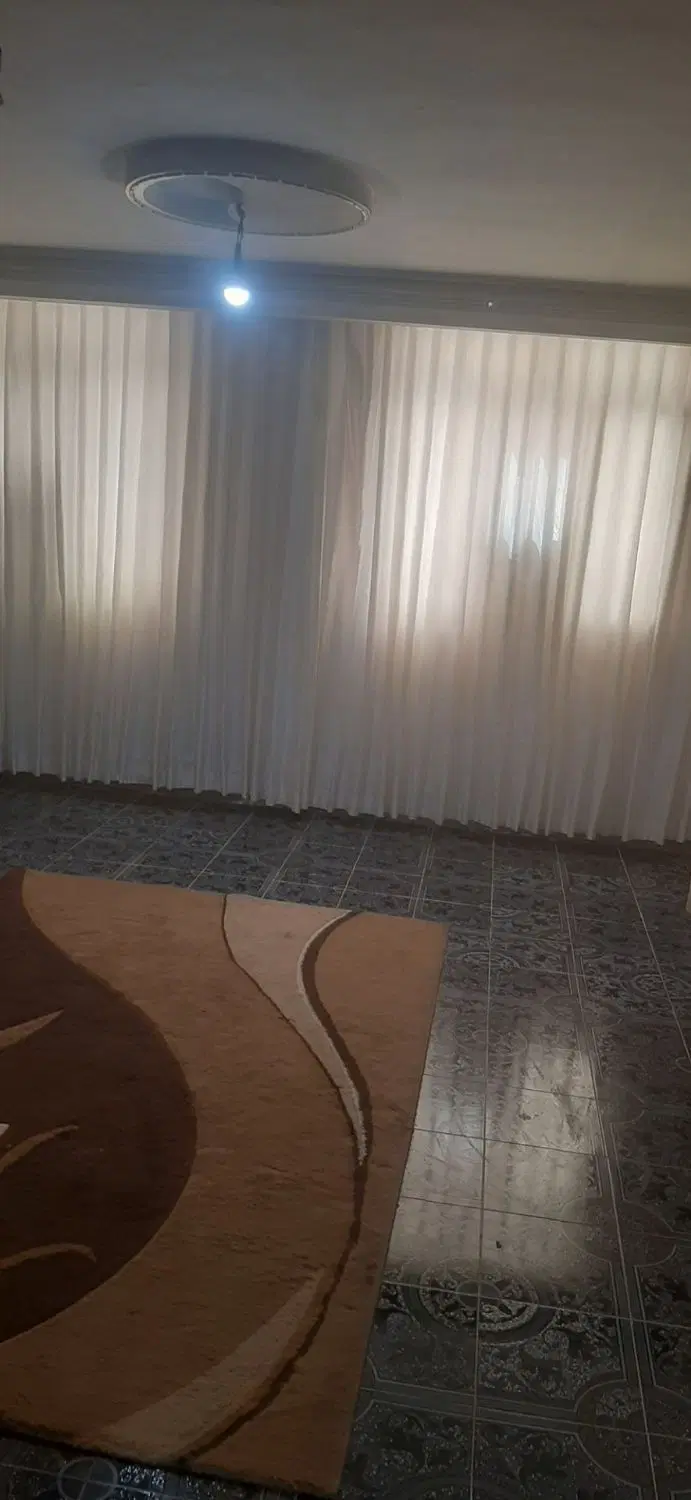 شهرک ارم گلستان دوم کوچه پاس طبقه همکف ۶۷متر