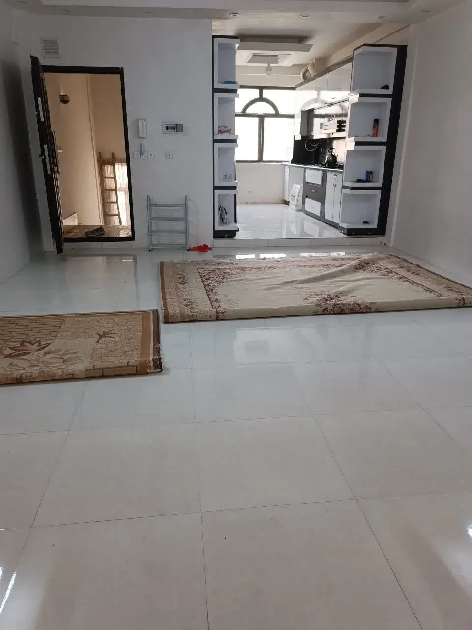 آپارتمان ۹۰ متری غرق نور در اندیشه