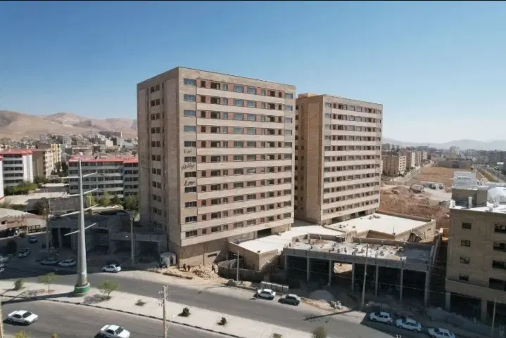 فروش دوخوابه 140متری دوتراسه جنوبی برج سیمرغ