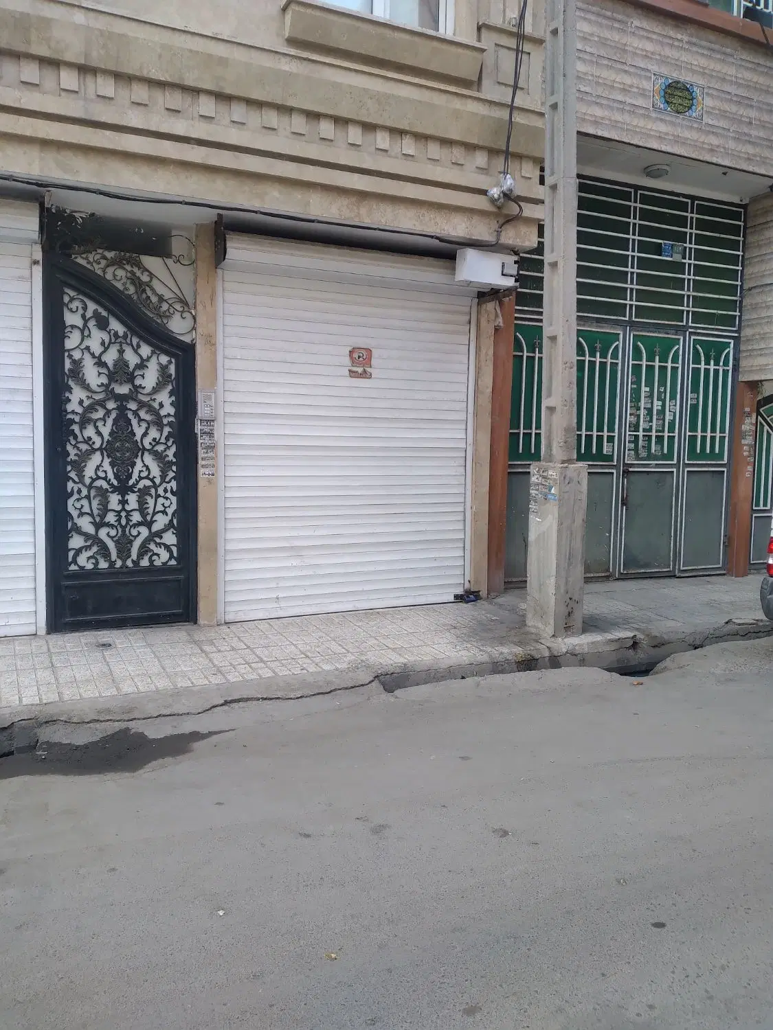 یک باب مغازه حدود ۱۰ متر