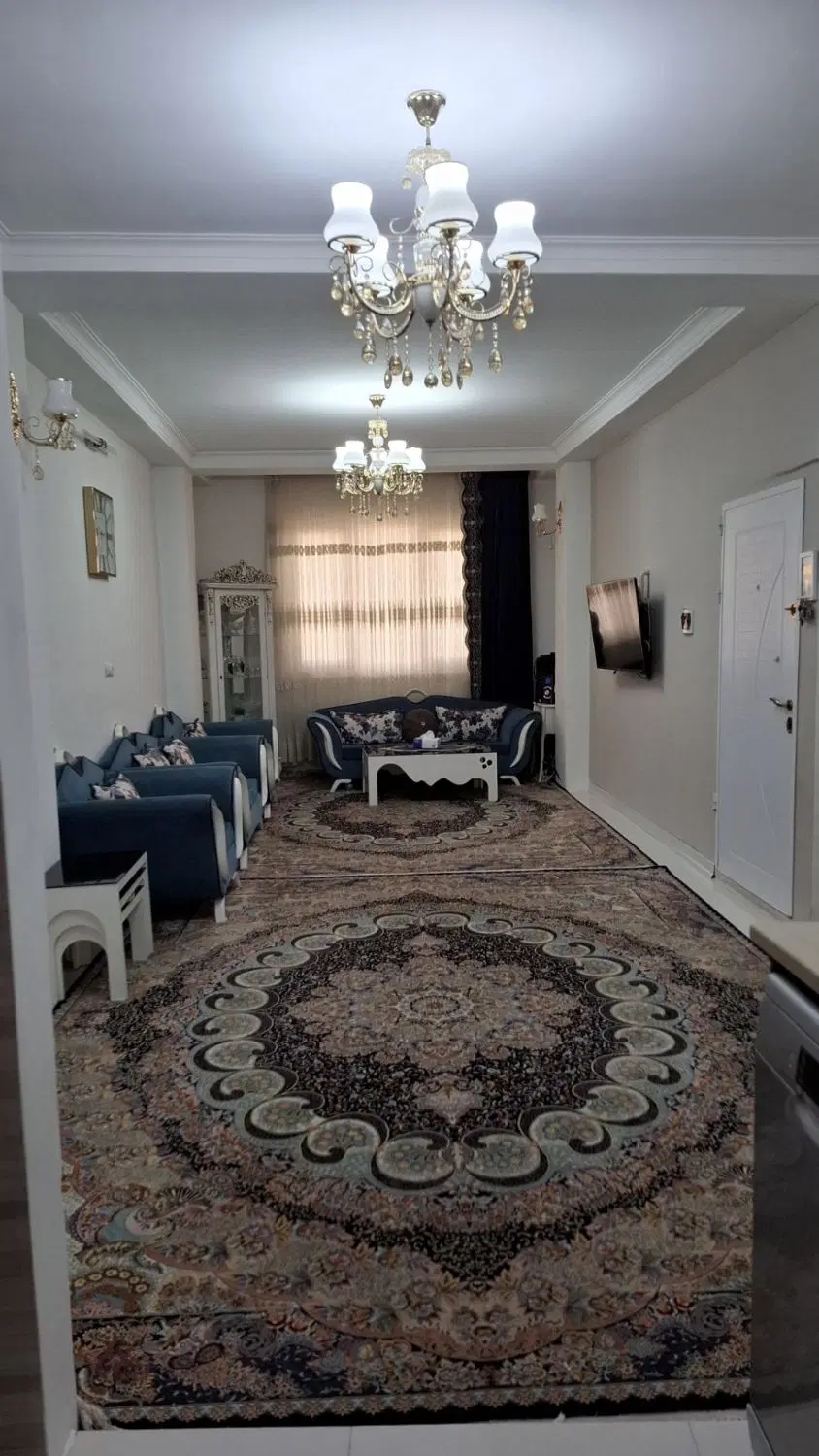 اجاره ساختمان ۲ طبقه و نیم با پارکینگ بصورت یکجا