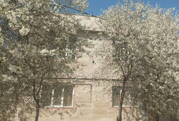 خانه ویلایی 220 متر دارای باغ_سینا