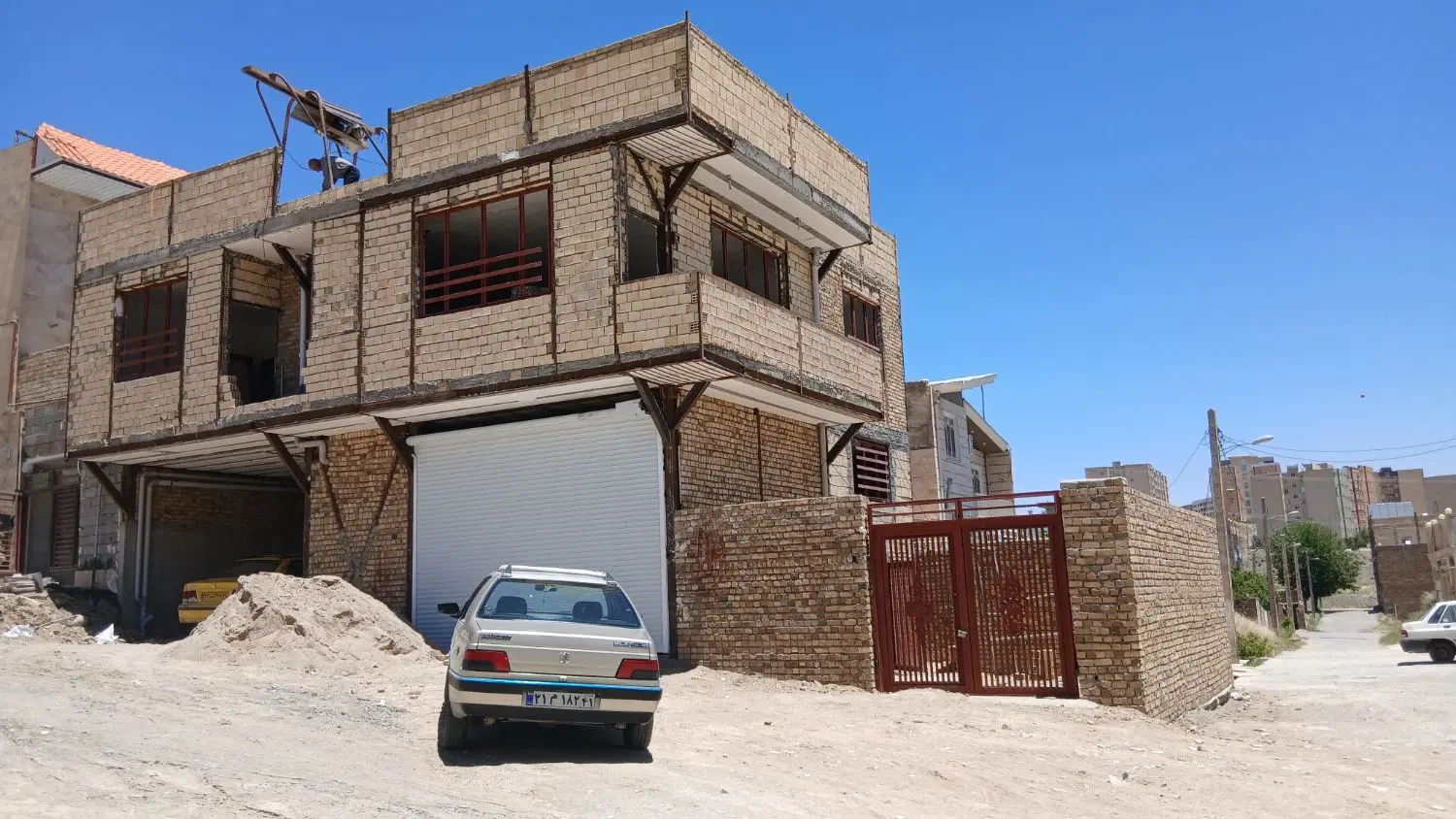 اجاره دو باب مغازه