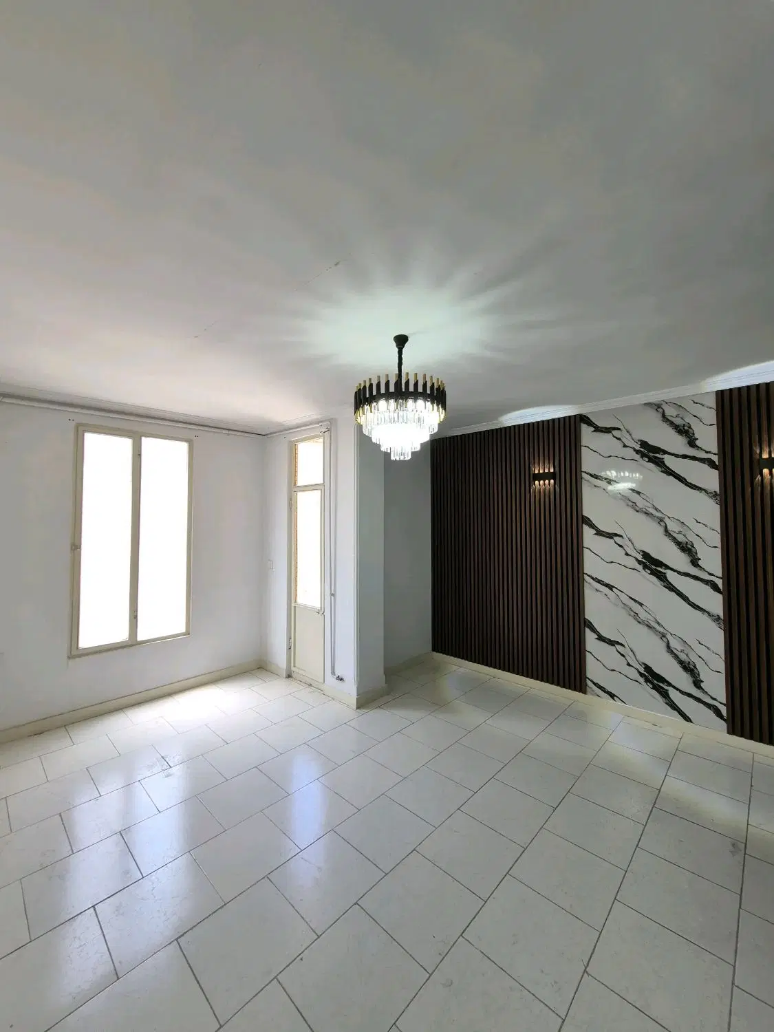 ۵۰ متر_سالن پرده خور_تاپ لوکیشن_پارکینگ سندی