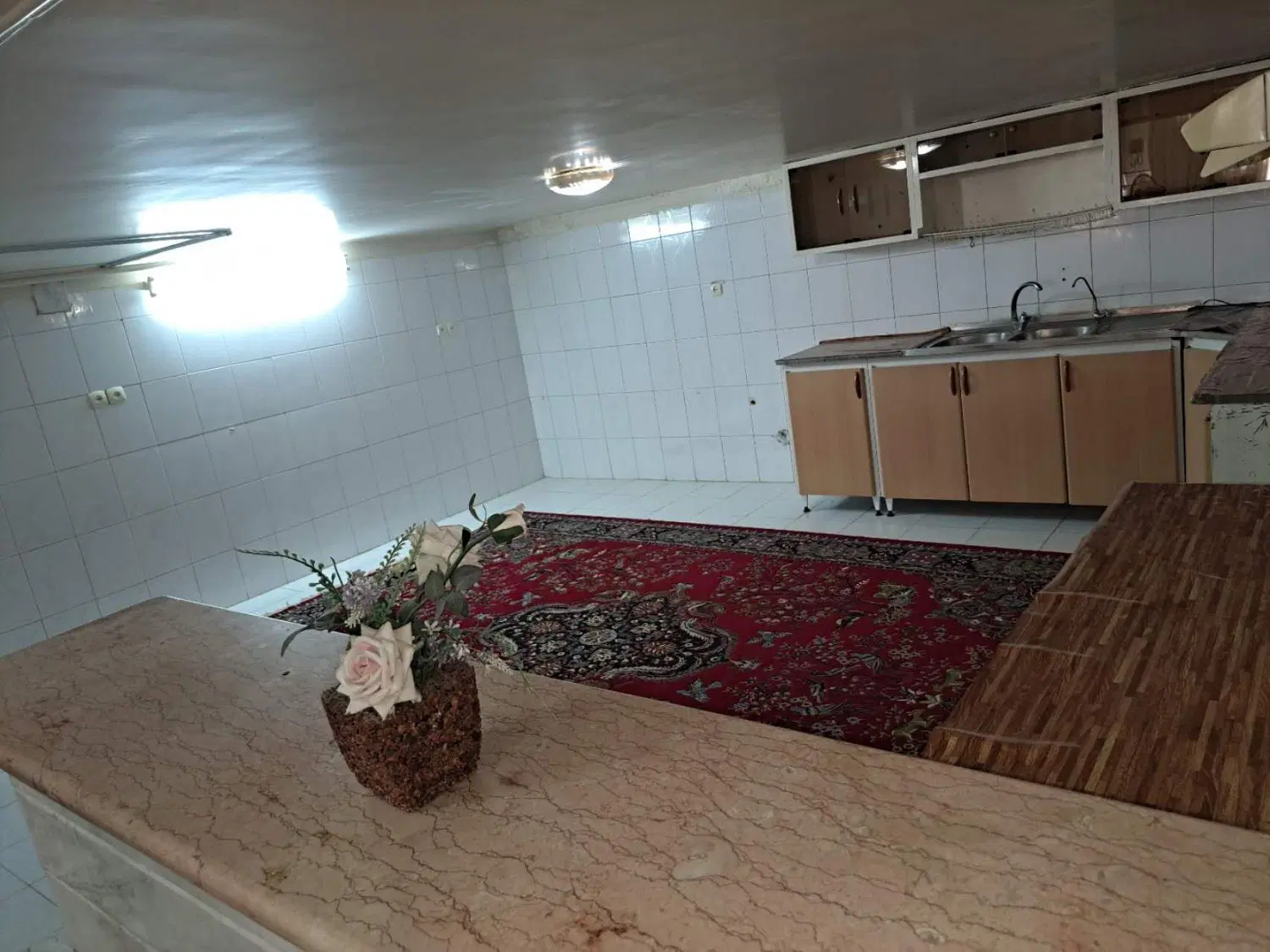 زیر زمین غرق نور میلاد