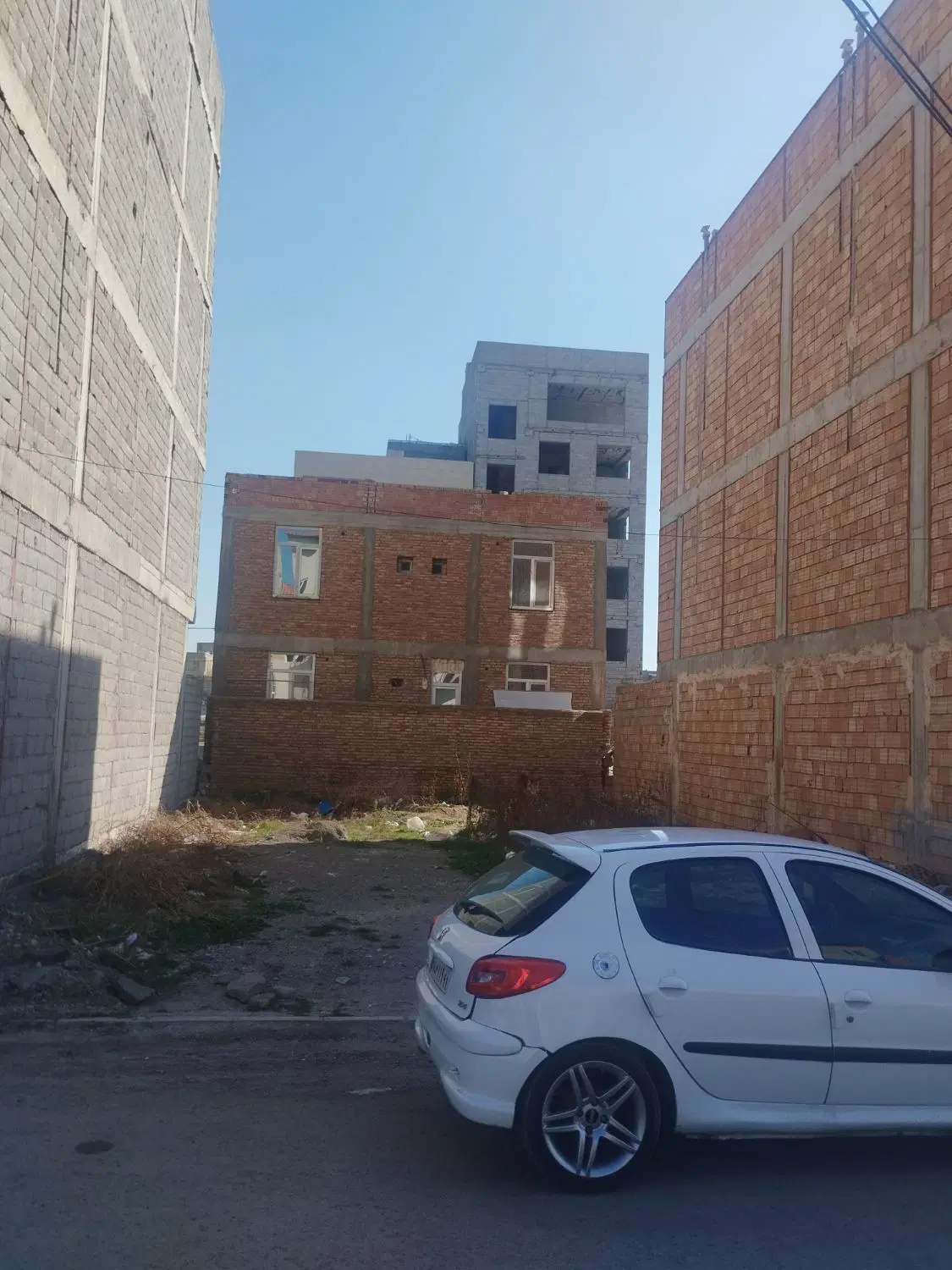فروش فوری زمین مناسب مسکونی و تجاری