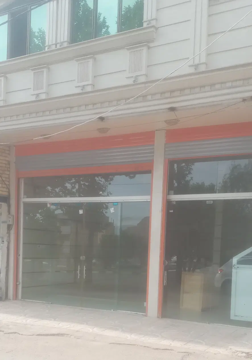 ۱۱۰ مغاذه بلوارشورا کوی ارتش پایینتر از کلانتری۱۴
