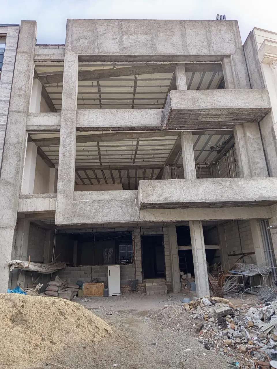 پردیس ویلا نیمه کاره