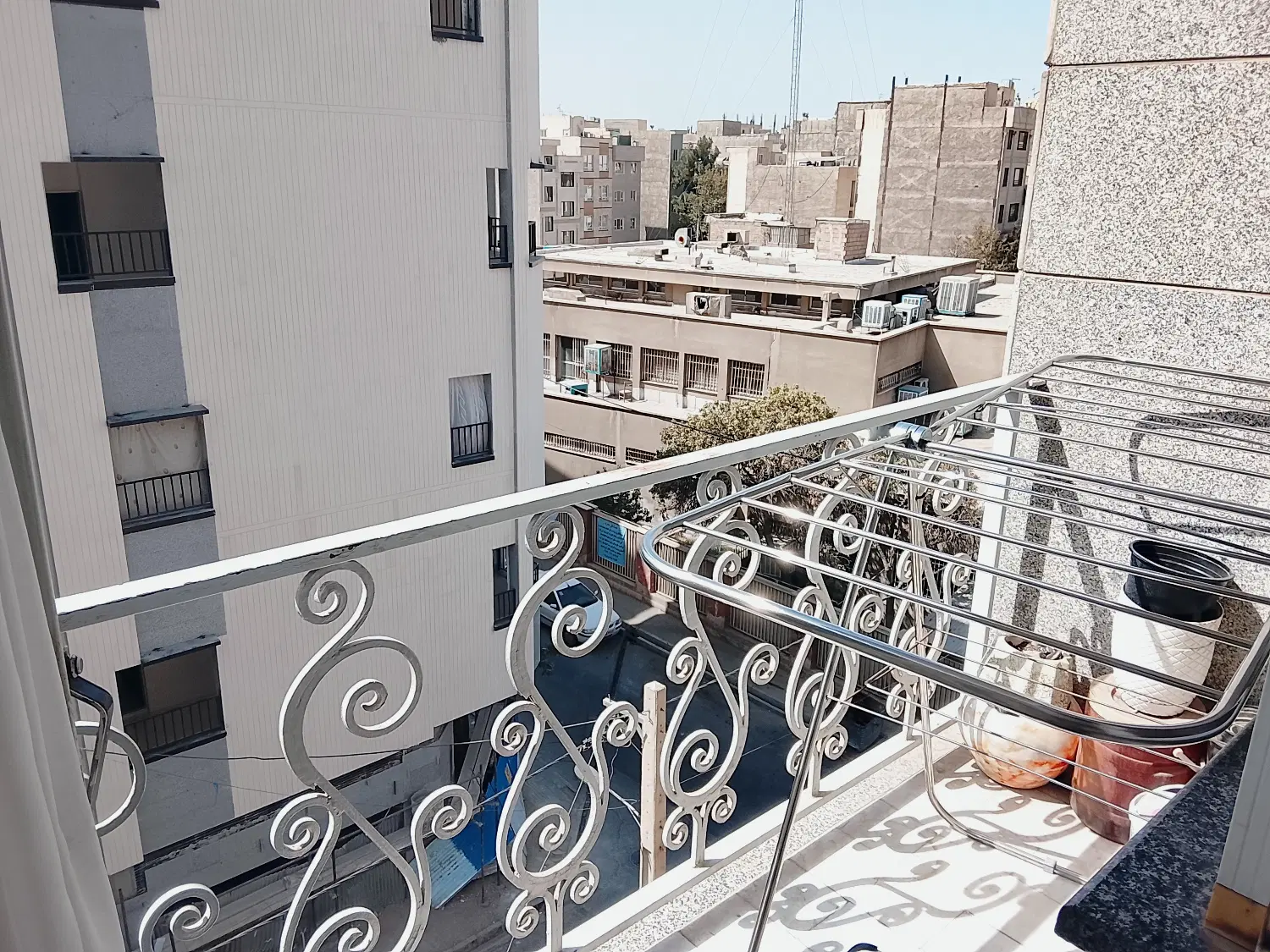 تک واحدی با آسانسور و پارکینگ در حدود ۸۰ متر