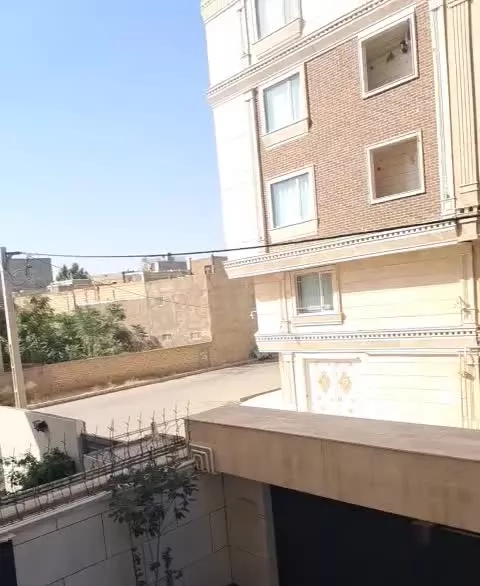 فروش یک قطعه زمین از زمینهای معروف به رزاقی