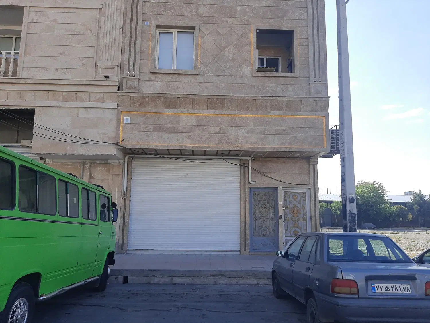 یک مغازه ۱۳۰ متری رهن و اجاره داده میشود