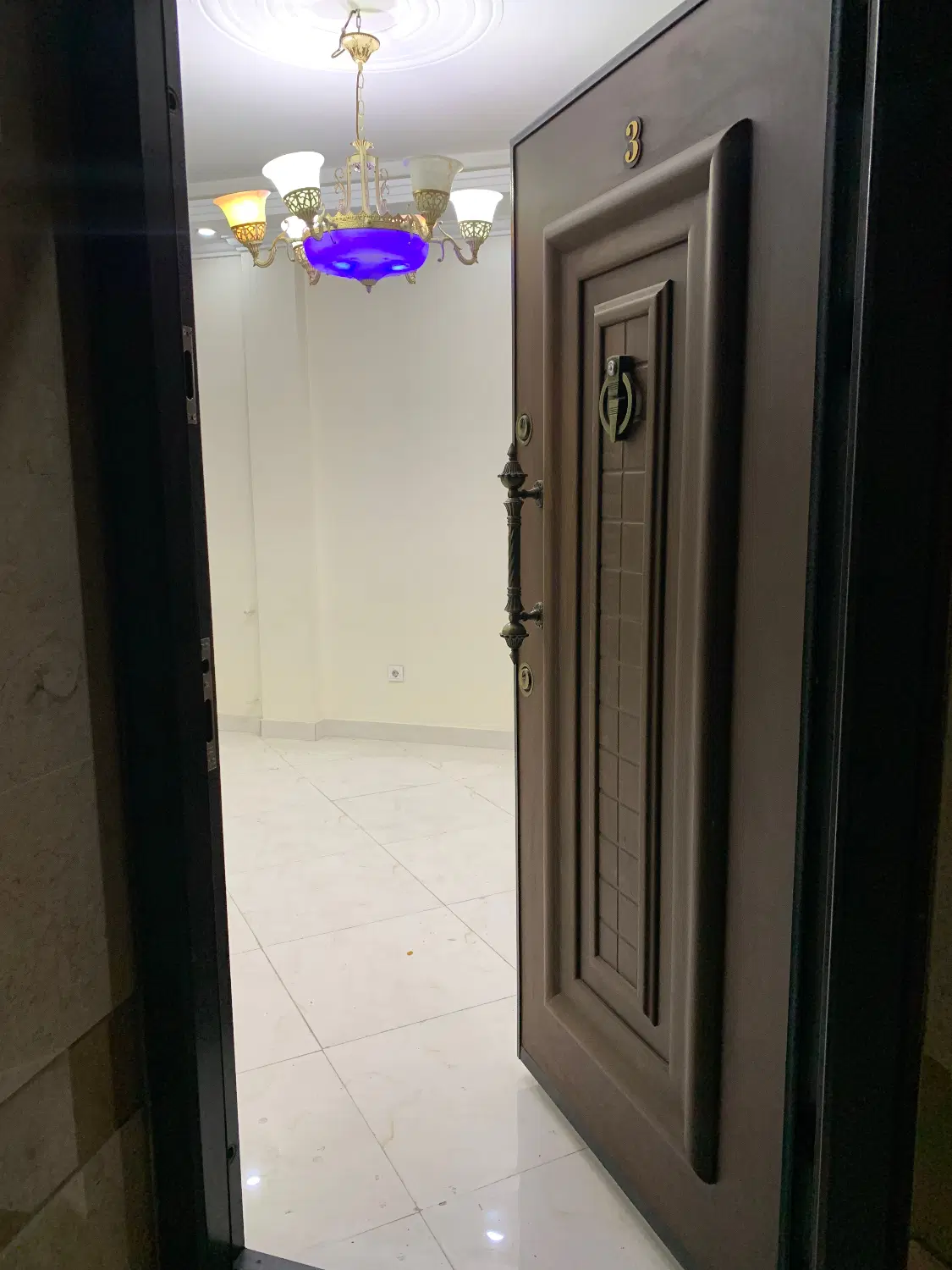 آپارتمان با آسانسور