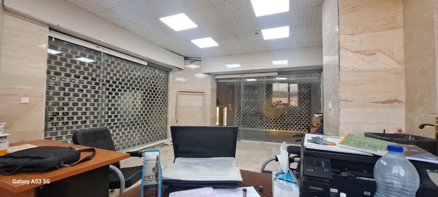 مغازه ۳۳ متری دو نبش