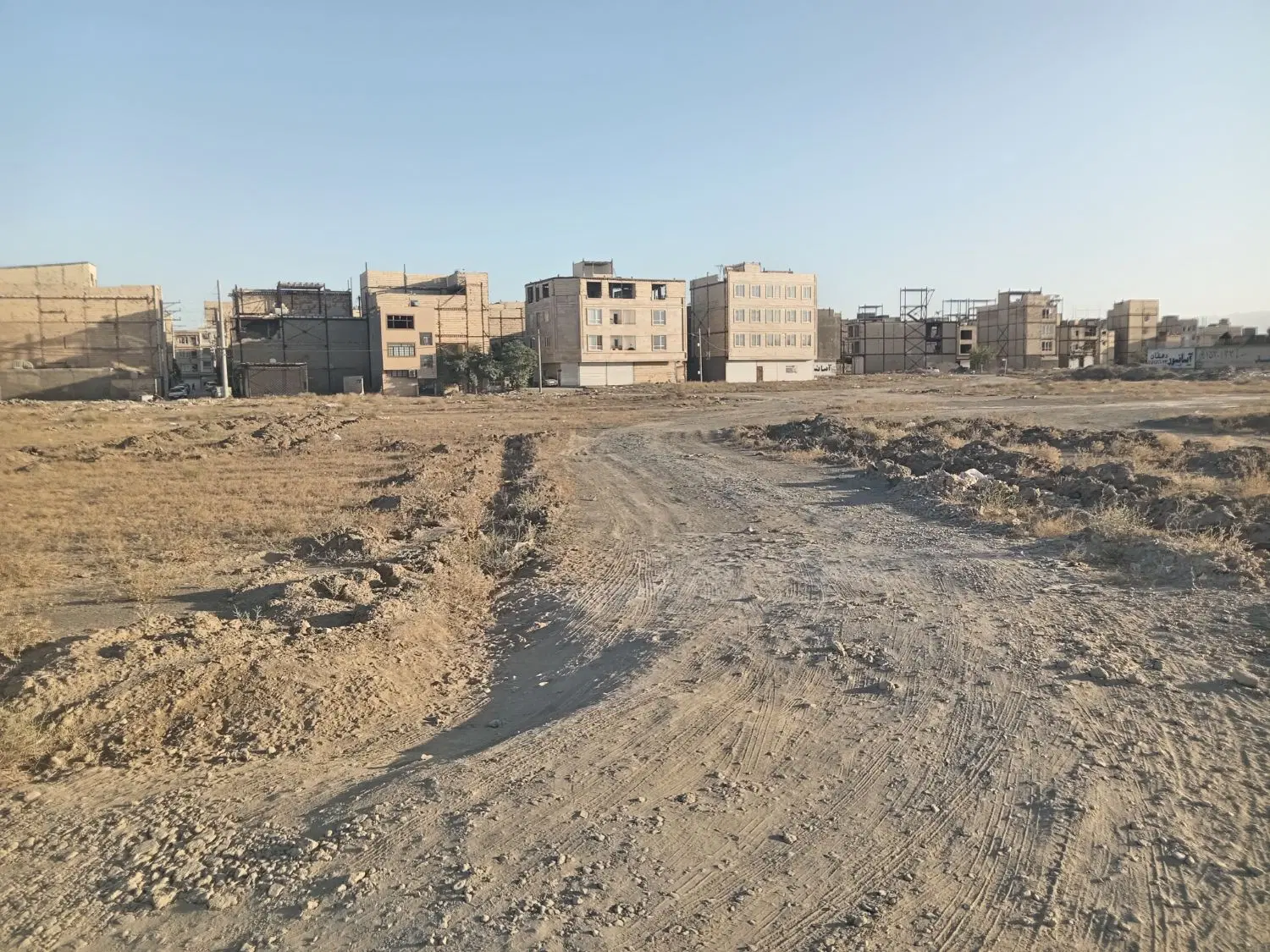 زمین منزل آباد