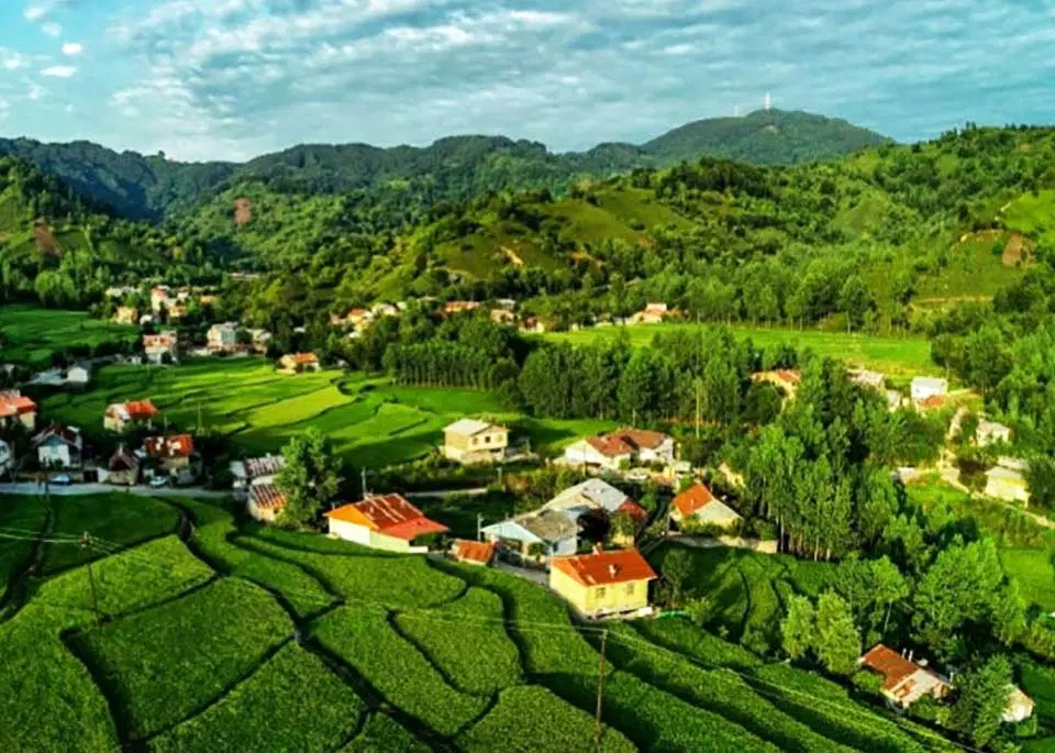 زمین در گُمل توریستی،مناسب برای قطعه بندی و تفکیک