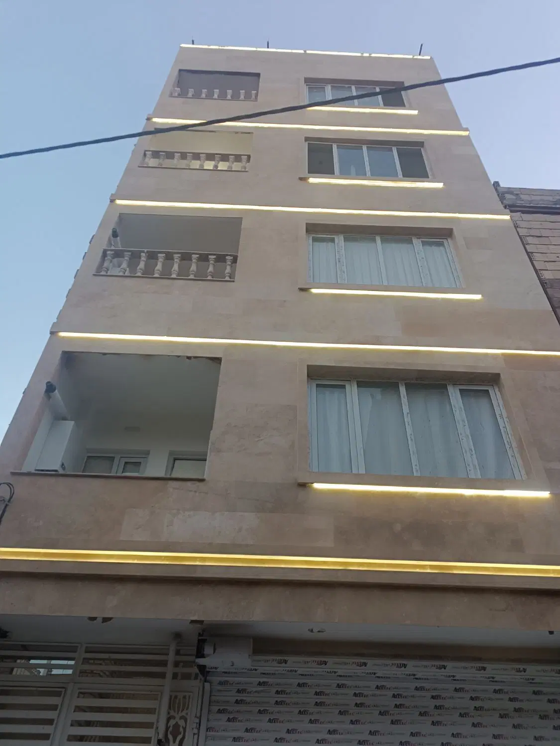 اپارتمان ۱۲۰متری دوخواب پارکینگ اسانسور