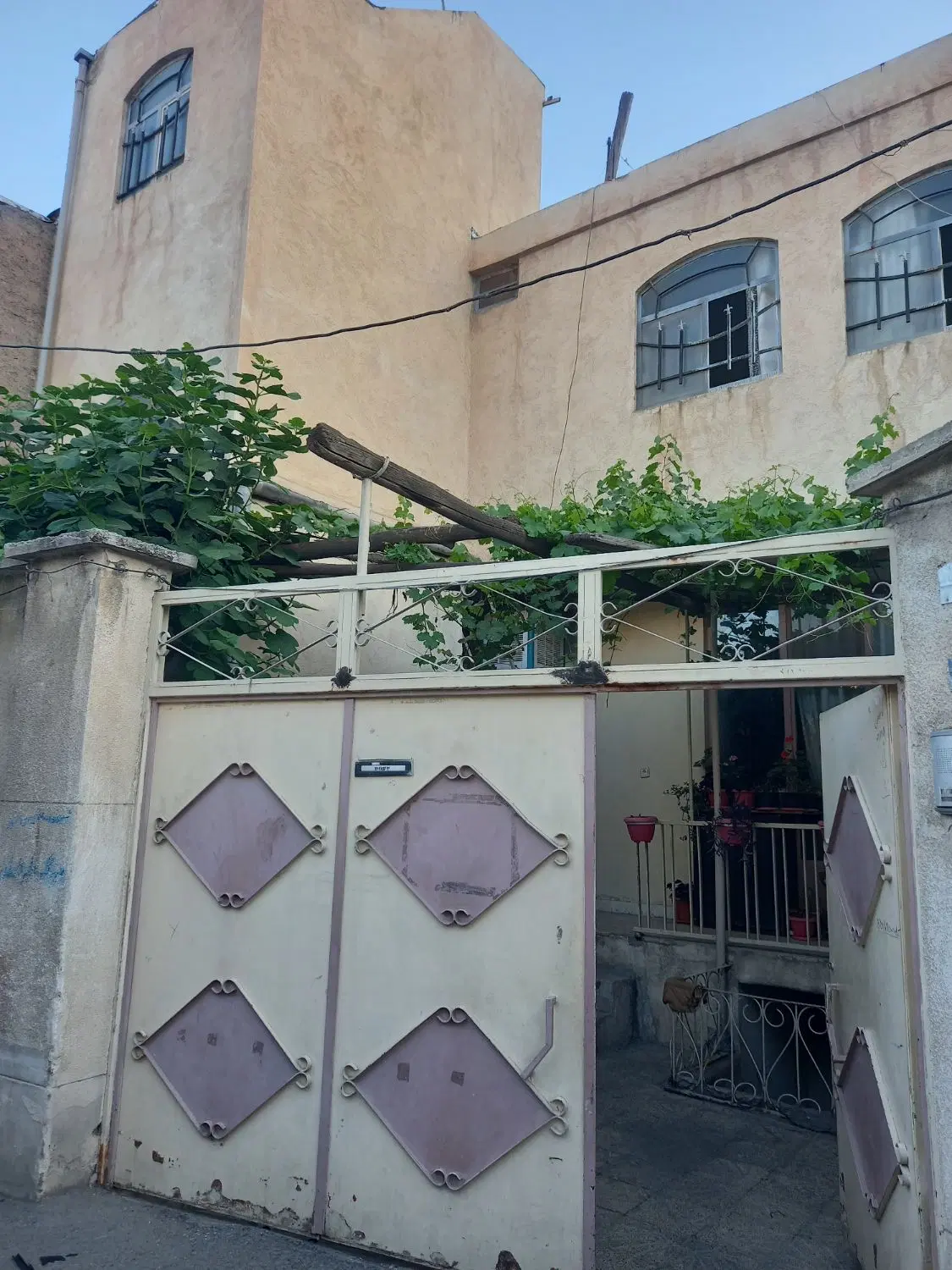 خانه ویلایی ۲ طبقه