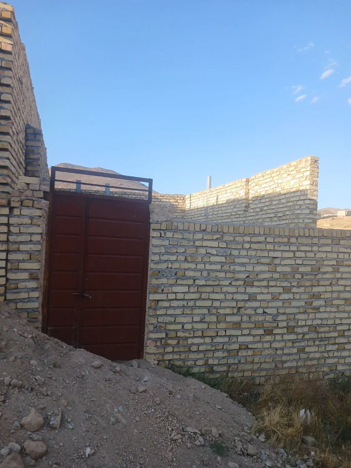 زمین فروشی