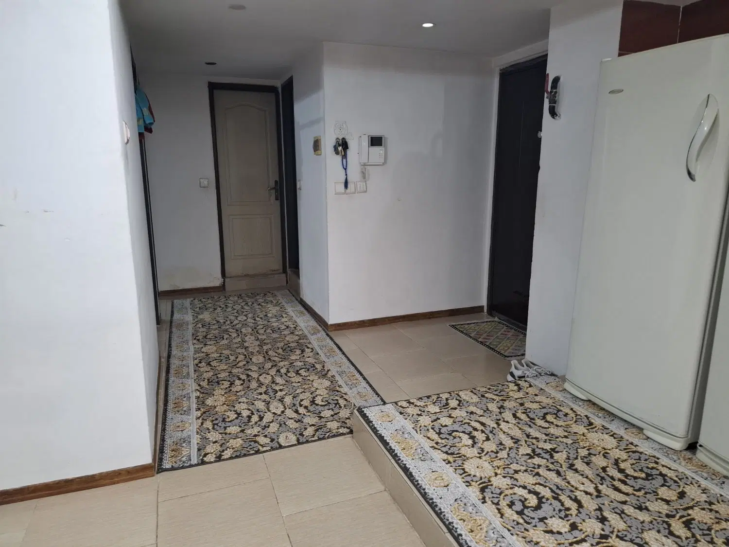 آپارتمان ۹۴ متری سند دار