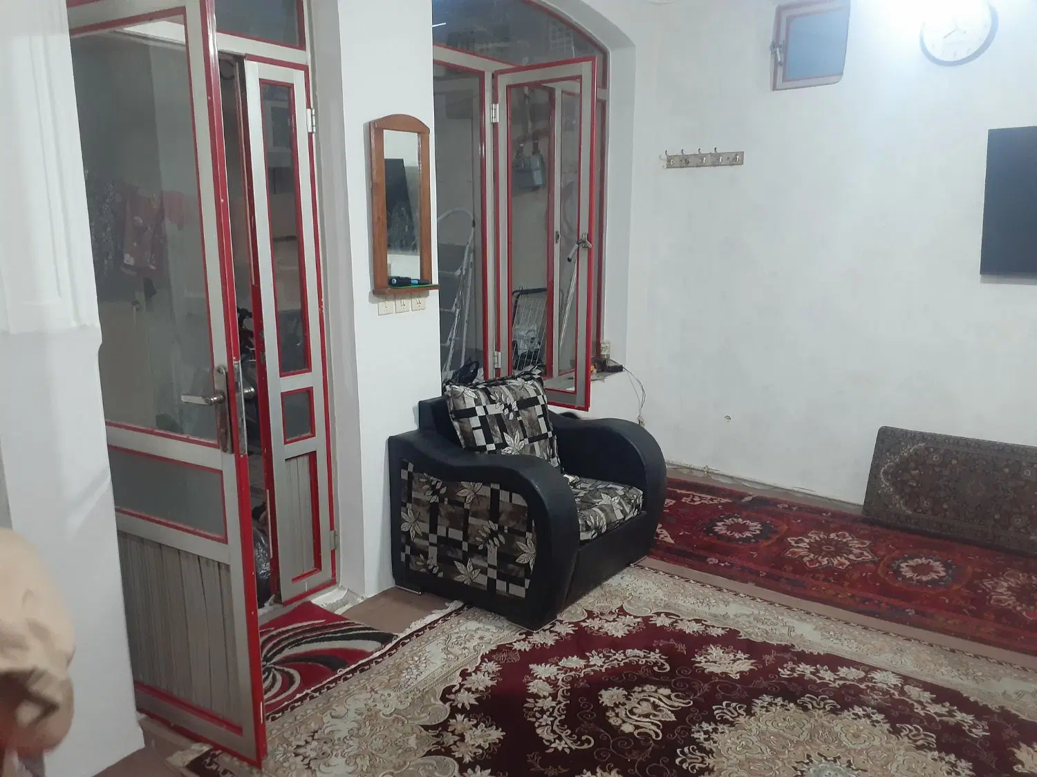 فروش فوری حیاط در آخونی 52 متری
