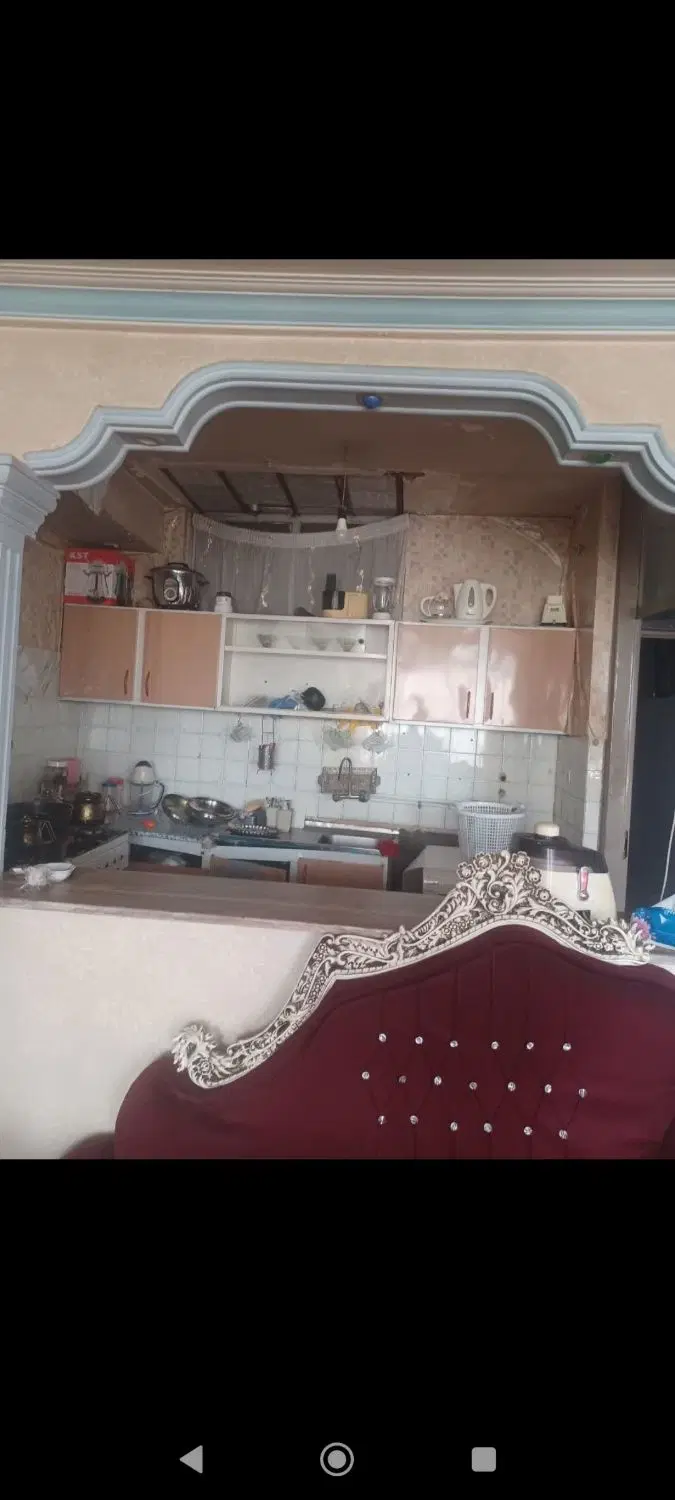 آپارتمان۷۰مترطبقه دوم حاشیه خیابان۲۰متری